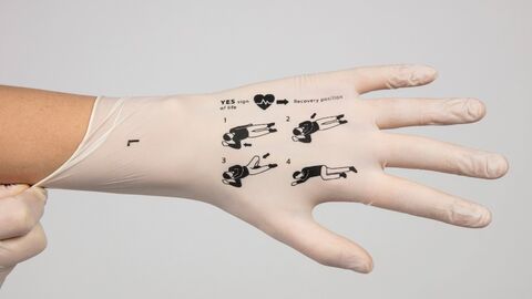 Bedruckte, medizinische Latexhandschuhe.