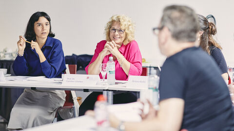 Jurymitglieder in der Diskussion Jurymitglieder in der Diskussion