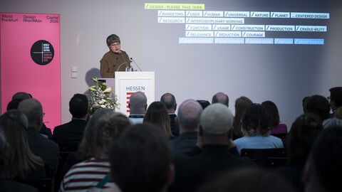 Die Zukunft des Designs: Beeindruckende Keynote von Nicola Stattmann, Co-Gründerin Office for Micro Climate Cultivation Together by Design - Konferenz
